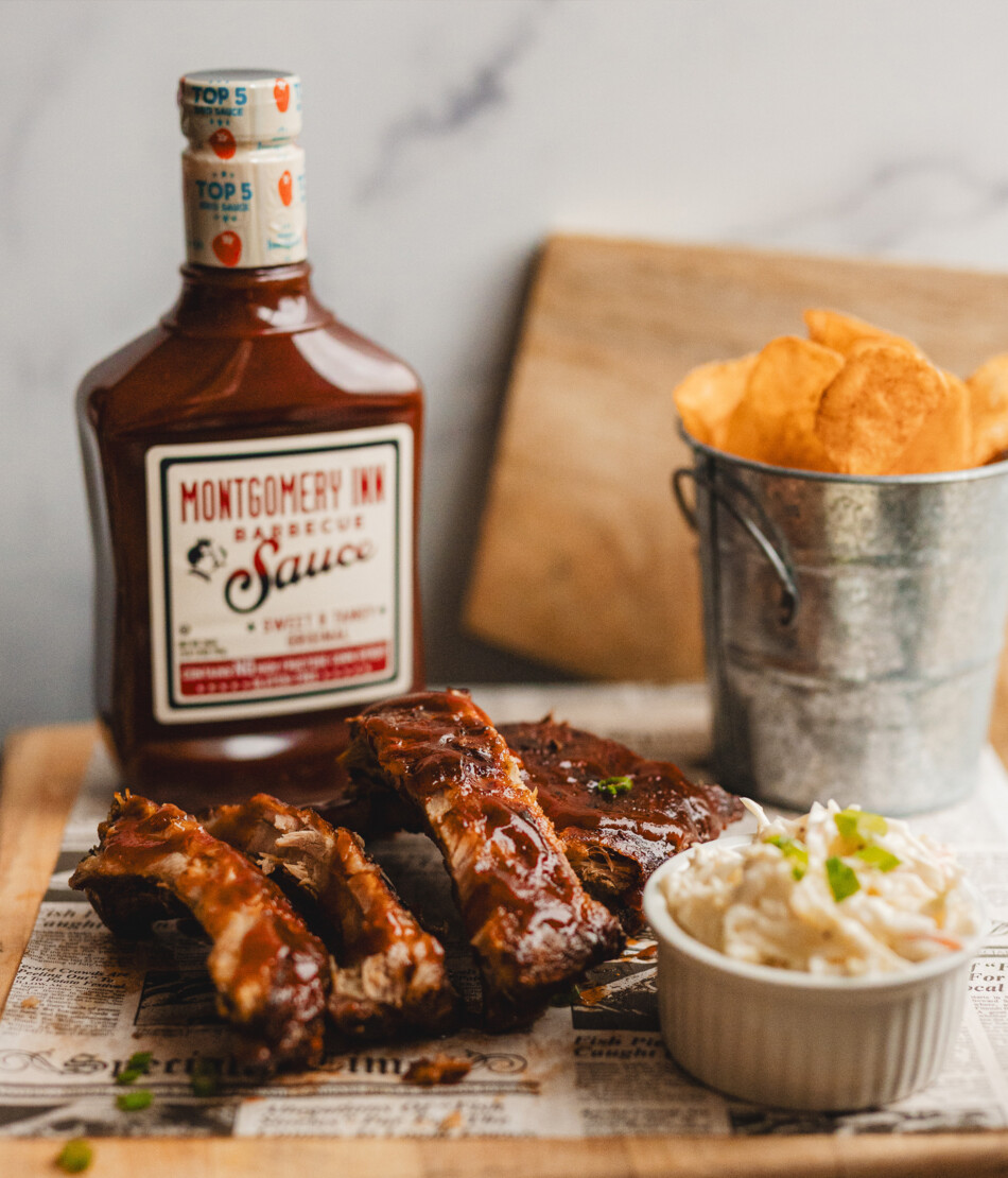 Montgomery Inn ribs, bbq sauce, cole slaw and chips